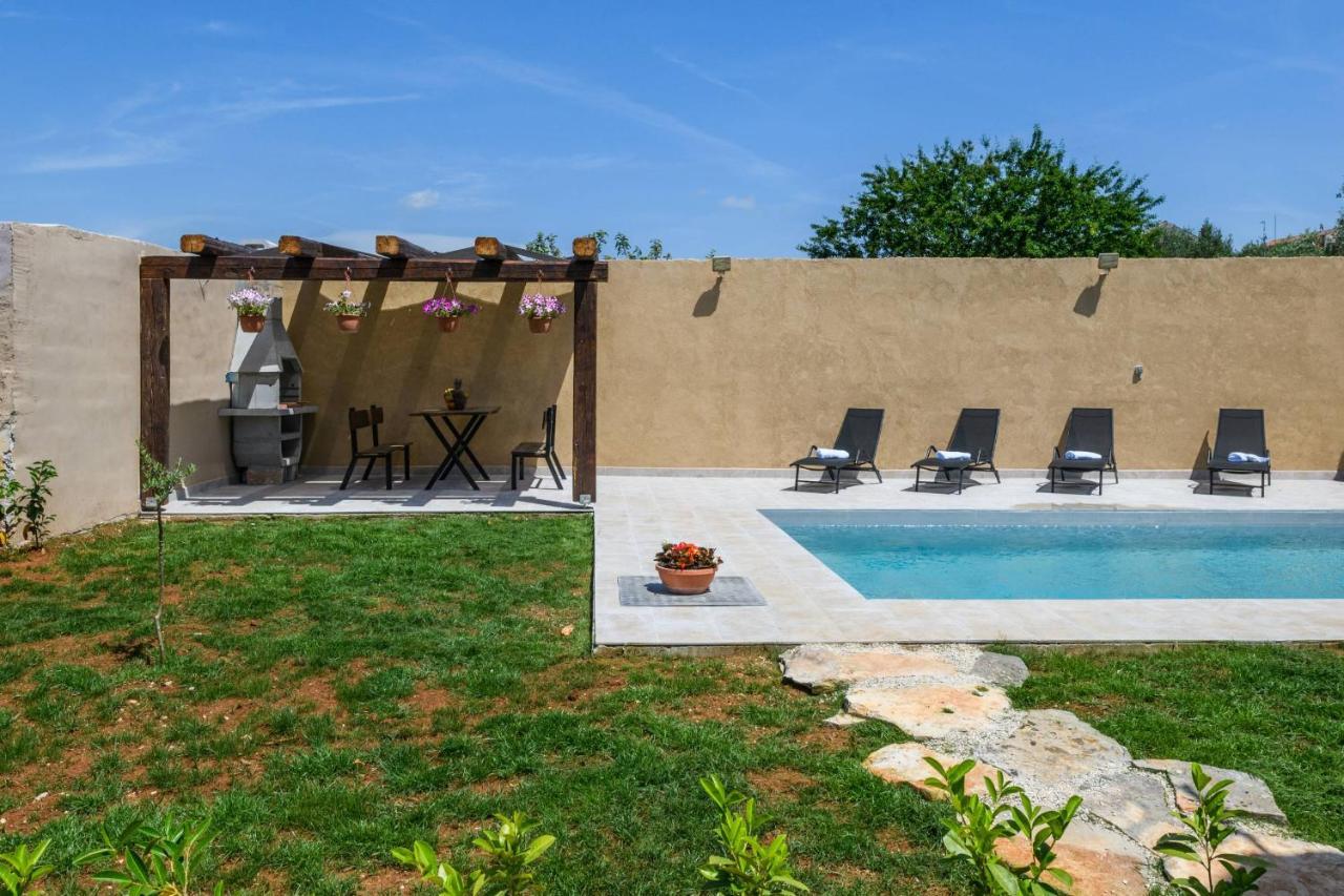 Holiday House Boky Vodnjan Exterior photo